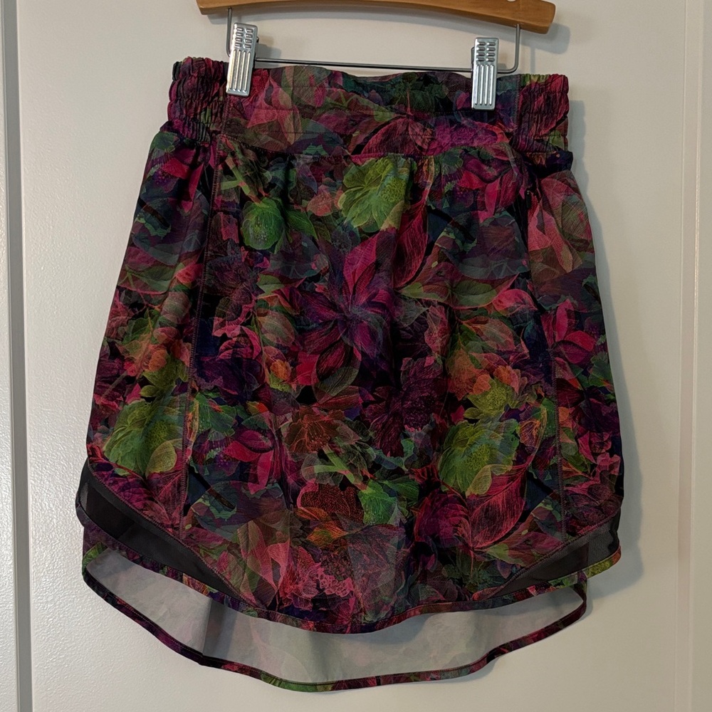Lululemon Hotty Hot Skirt, Size 6